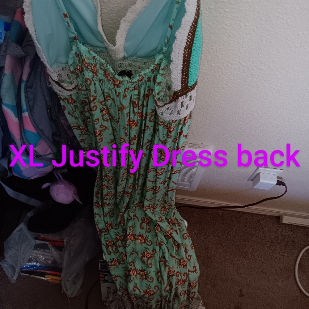XL justify Dress
